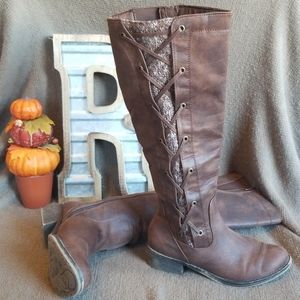 Brown tall boots w/laced sock